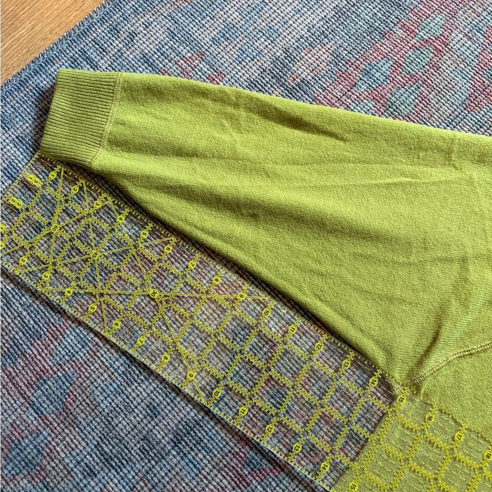 TSE Women's Chartreuse Green Cashmere Sweater - Picture 5 of 6